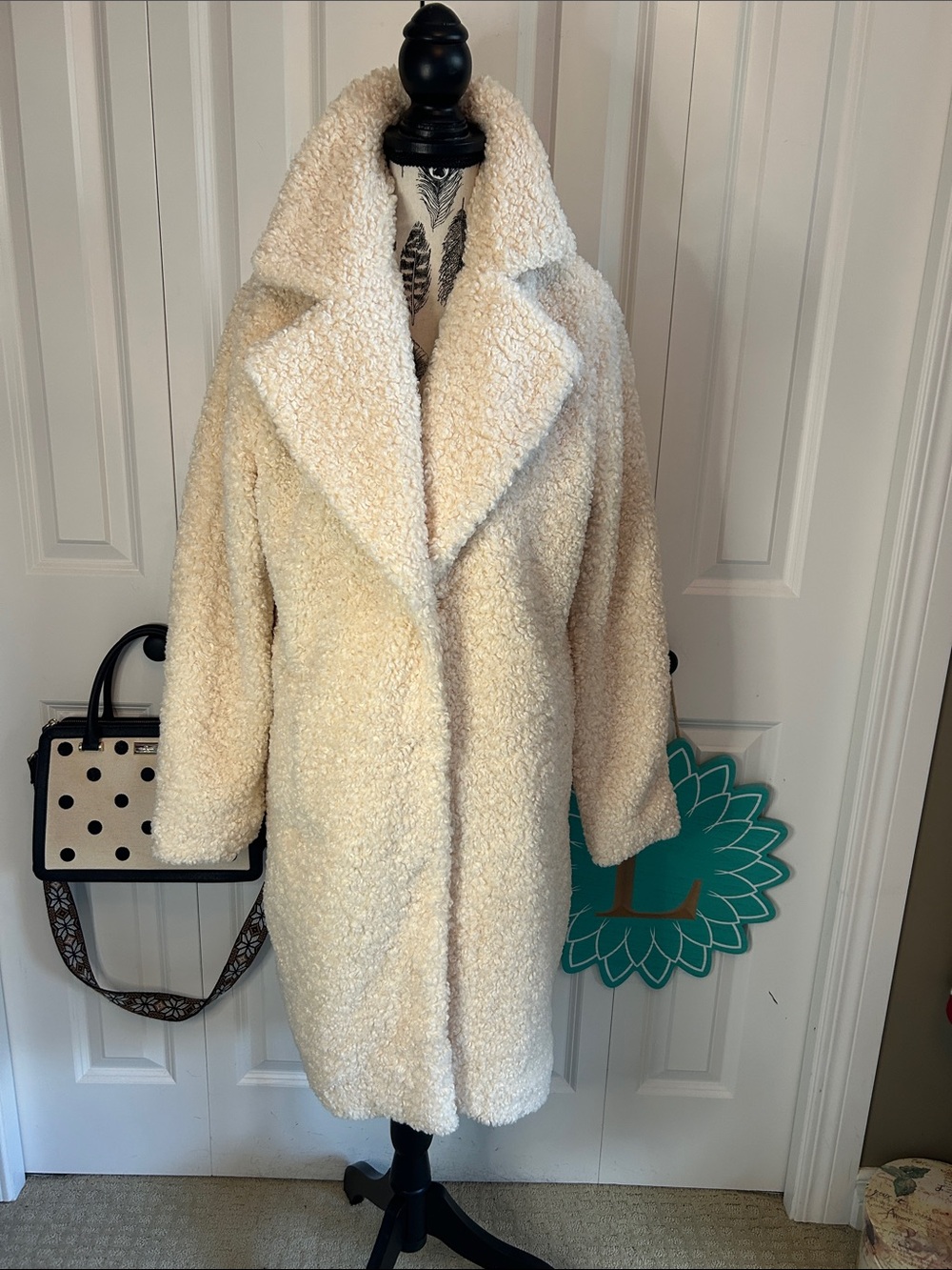 Like New Joe Fresh Cream Teddy Bear Long Sherpa Coat — Three Hook Closure XS